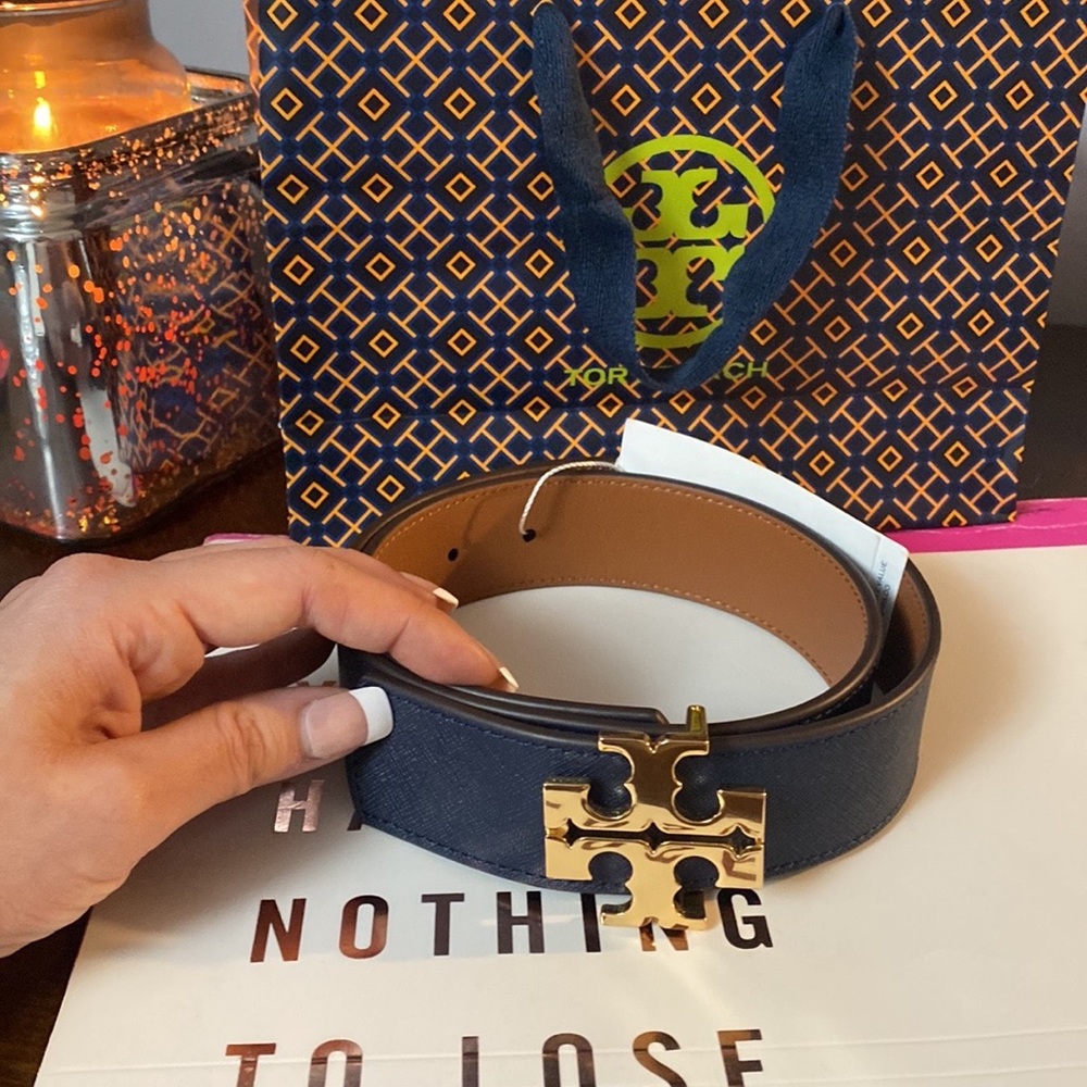 💋Flash SALE NWT Authentic Tory Burch Reversible 1.5” Leather belt. 💋